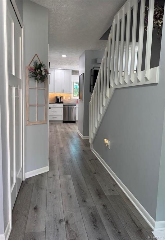405 Woodstone Road, Waterford, MI 48327 — Photo 5