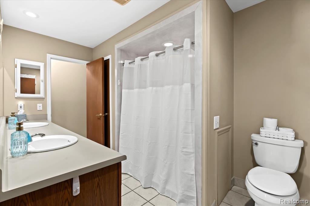 8876 Sandy Crest Drive, White Lake, MI — Photo 20