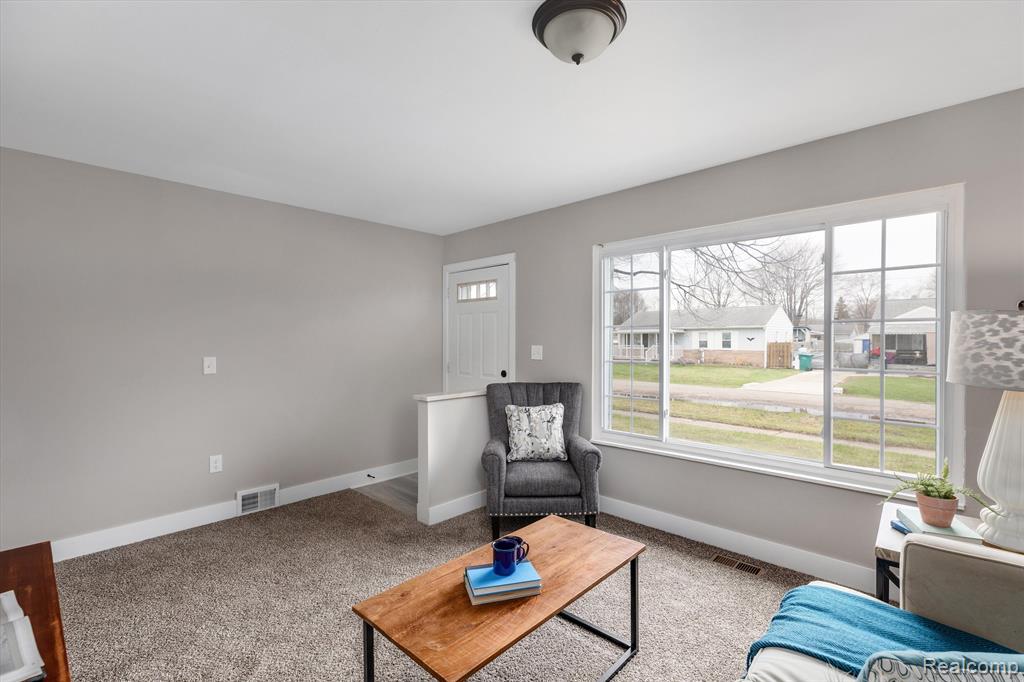 9257 WASHINGTON Street, Romulus, MI 48174 — Photo 6
