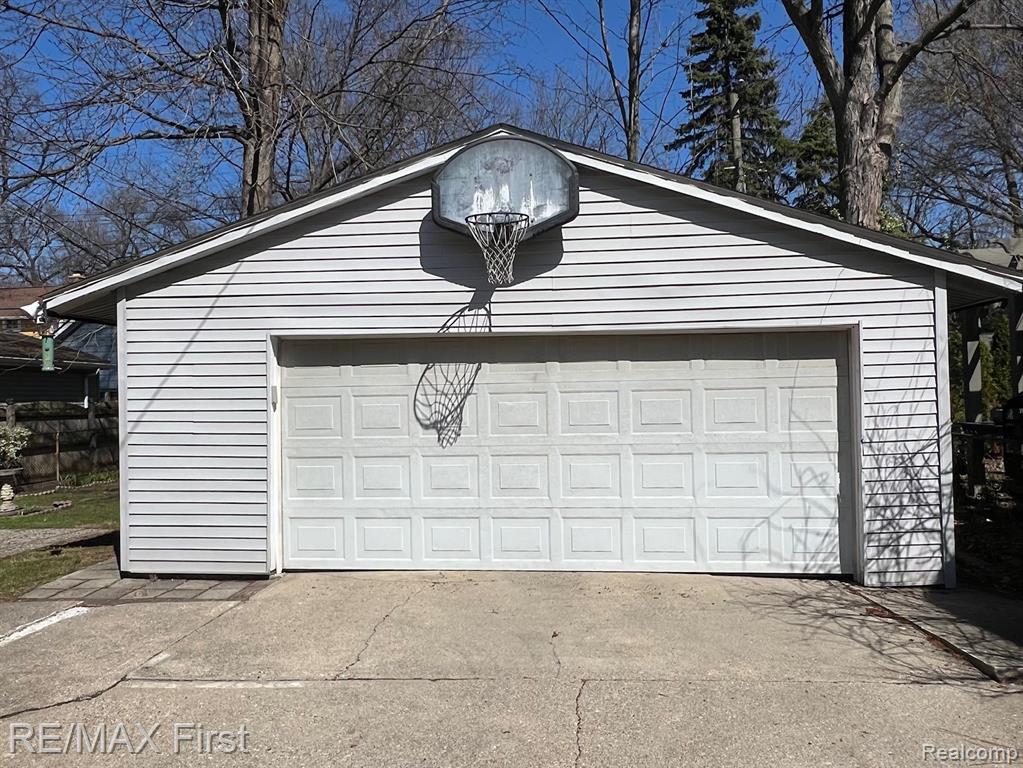 426 W WOODLAND Street, Ferndale, MI 48220 — Photo 28