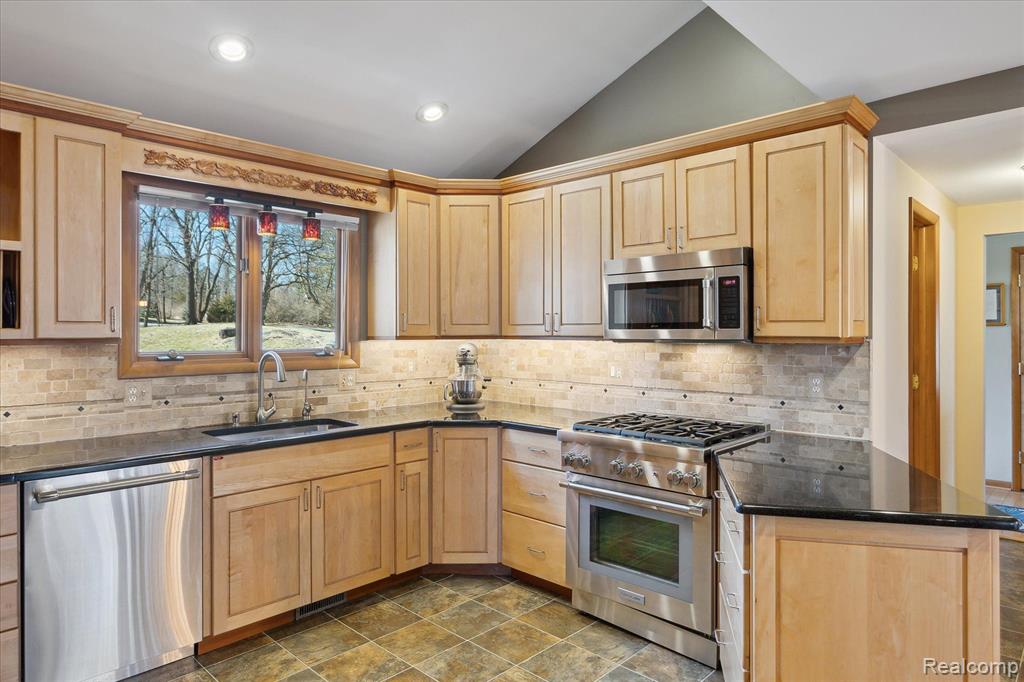 5836 DUTCH HILL Drive, Ann Arbor, MI 48105 — Photo 14