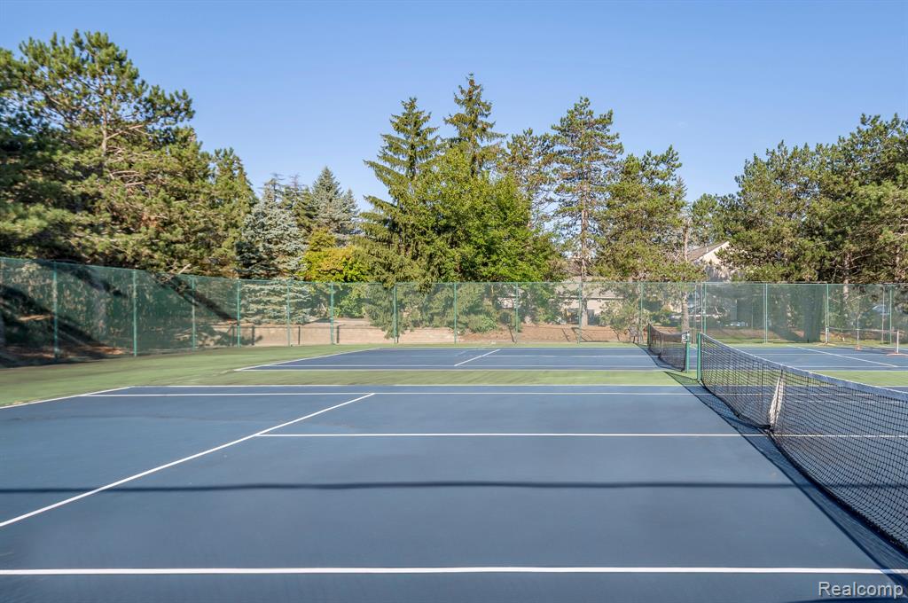 479 Newburne Pointe, Bloomfield Hills, MI 48304 — Photo 38