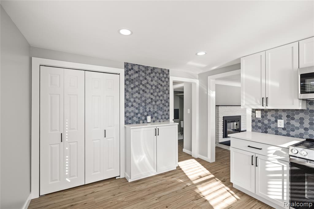 65 Algansee Drive, Troy, MI 48083 — Photo 16