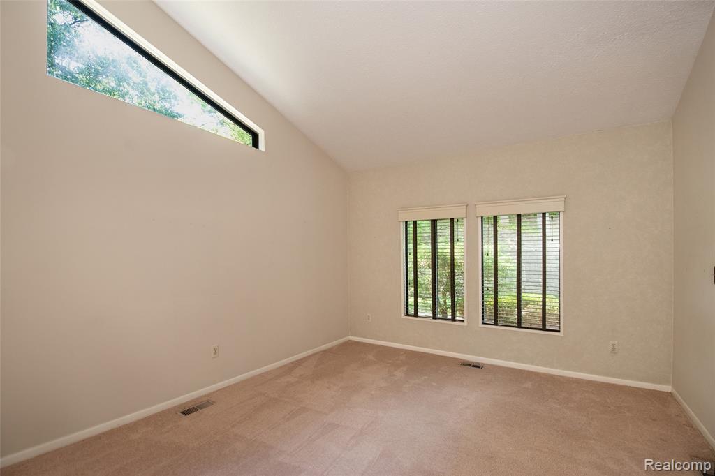 8878 Minne Wanna Road, Independence, MI 48348 — Photo 22