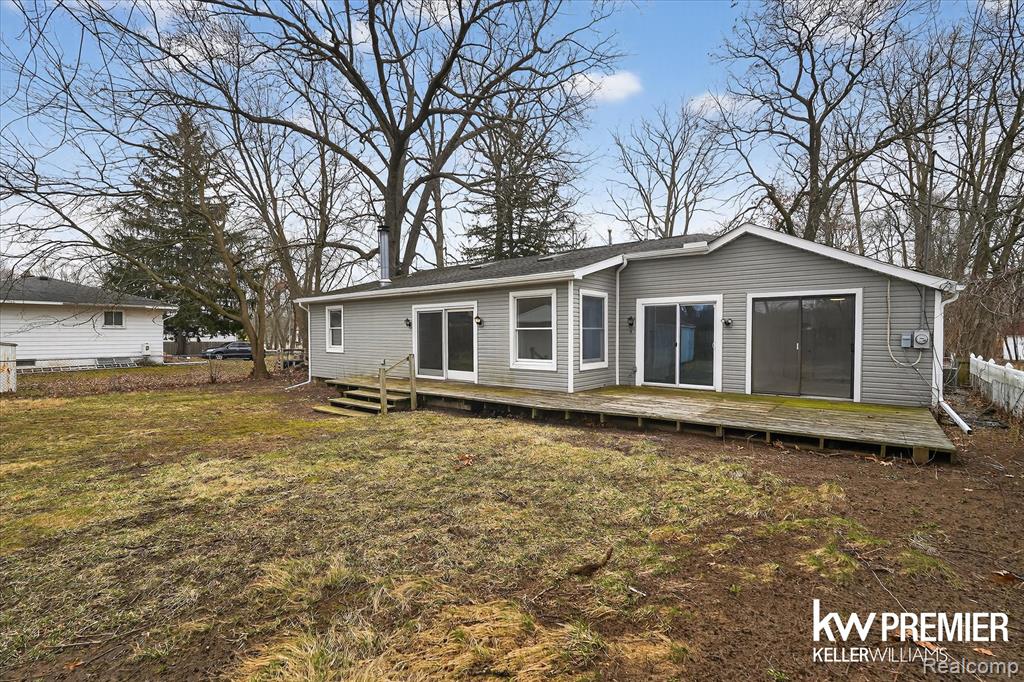 5658 Crescent Road, Waterford, MI 48327 — Photo 34