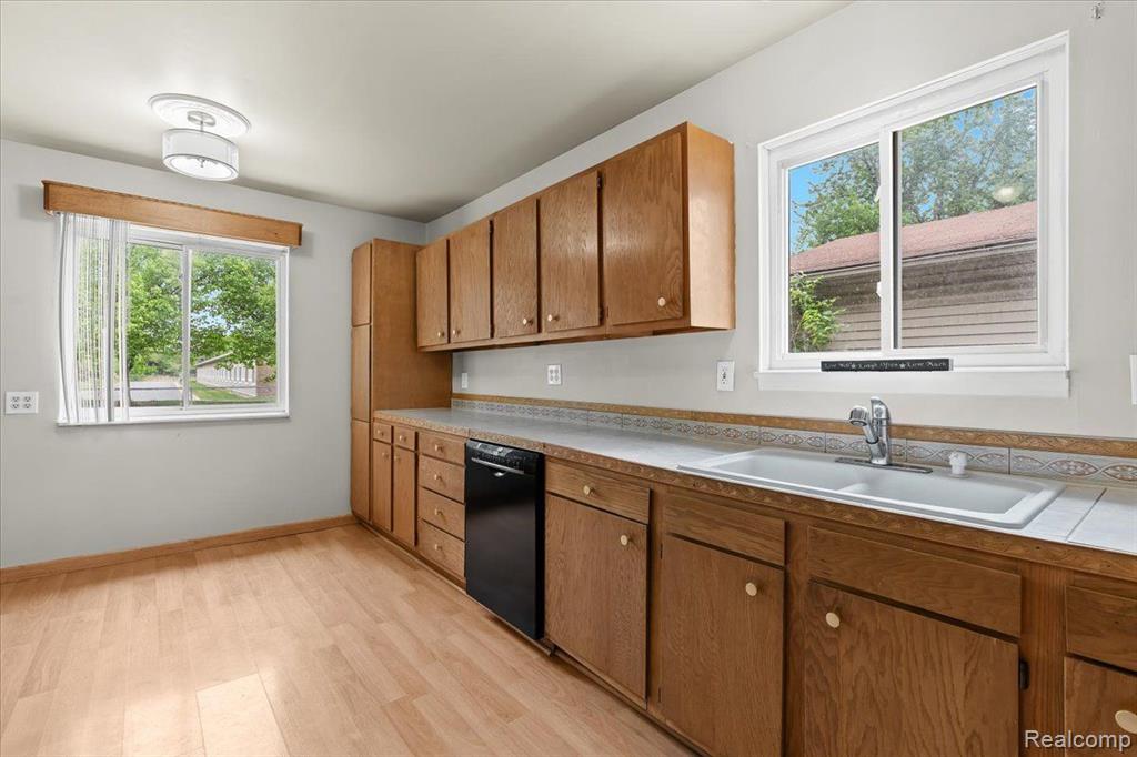 6073 TROY Street, Taylor, MI 48180 — Photo 10