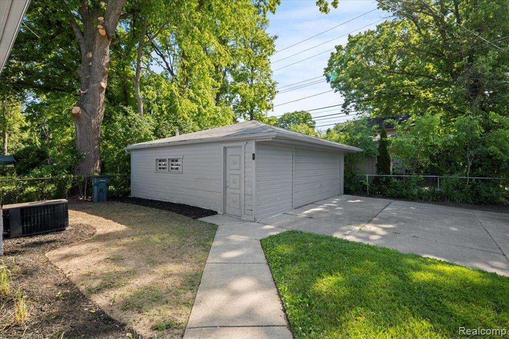 4014 GREENFIELD Road, Berkley, MI 48072 — Photo 36