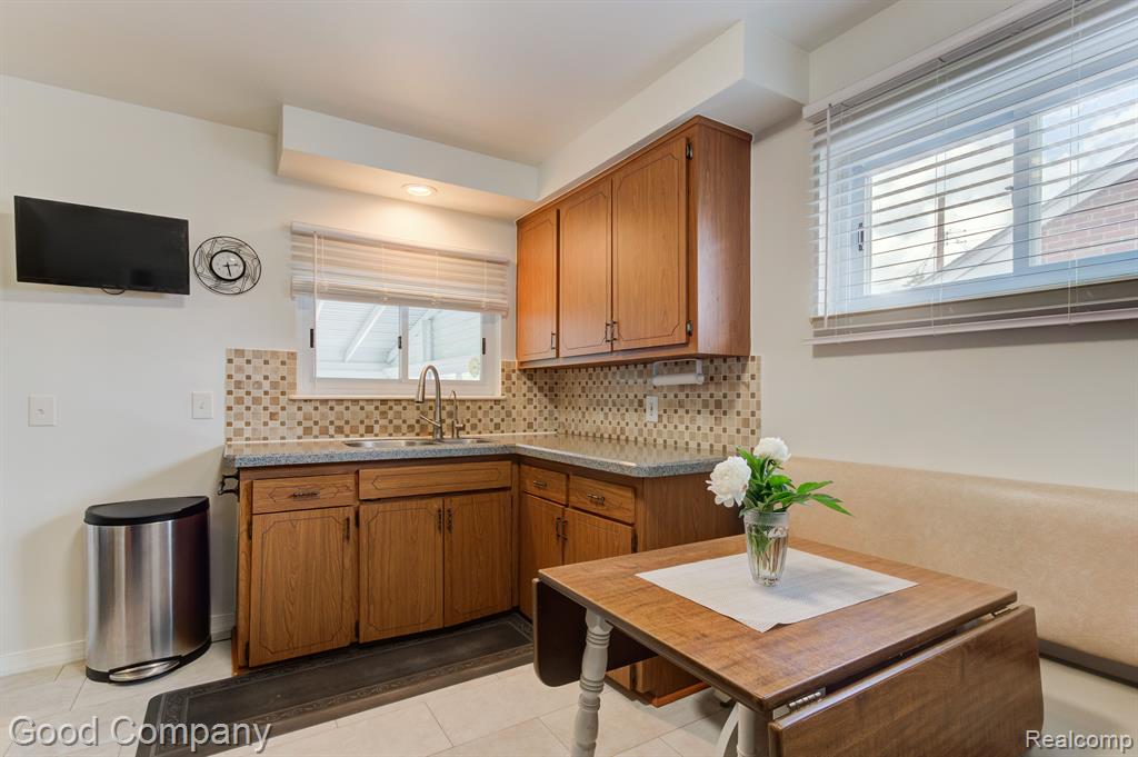 663 GOODALE Avenue, Clawson, MI — Photo 8