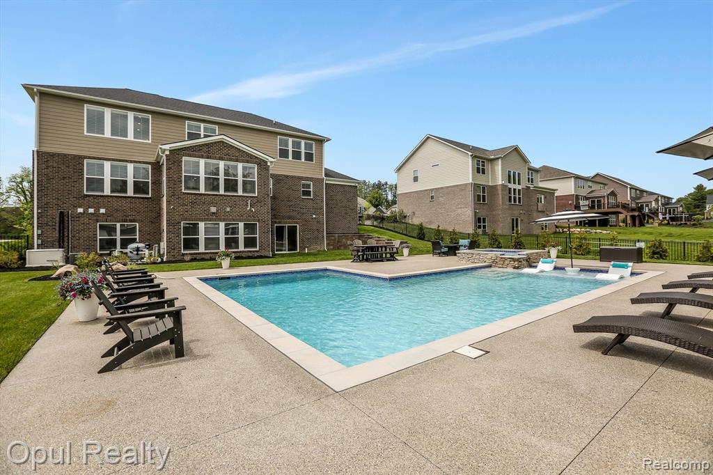 7484 HARDWOOD Circle, Canton, MI 48187 — Photo 55