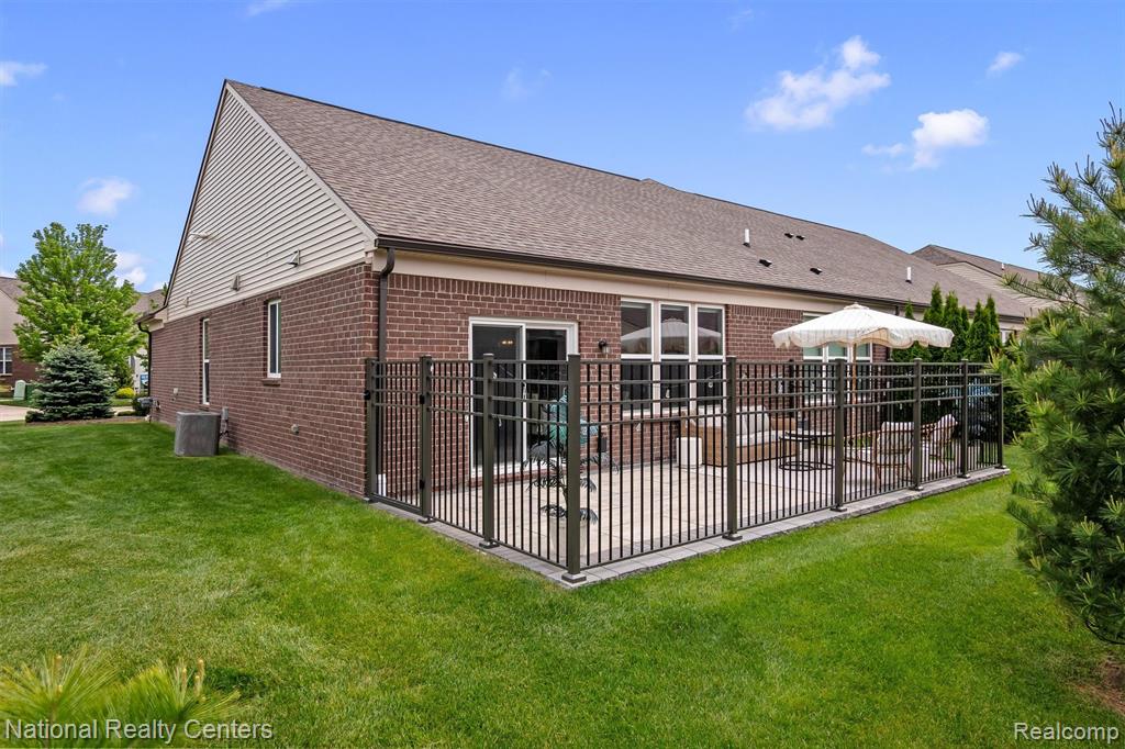 40605 Aster Court, Clinton Twp, MI 48036 — Photo 31