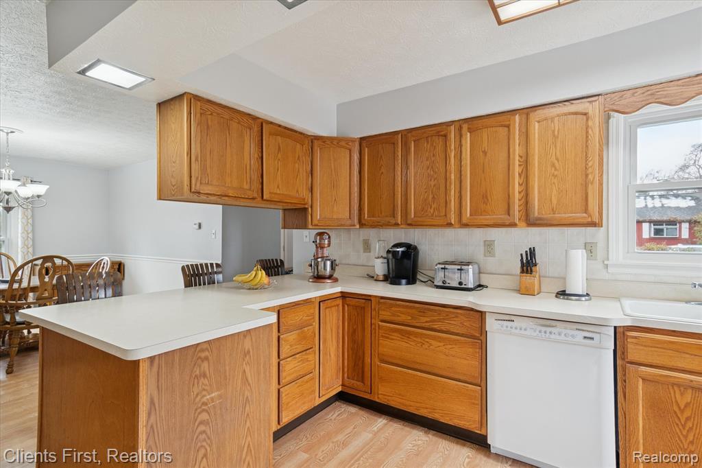 6550 Hitchingham Road, Ypsilanti, MI 48197 — Photo 11