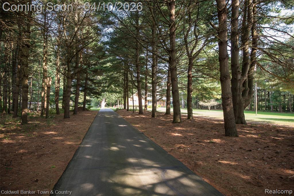 2708 Ore Valley Drive, Hartland, MI 48353 — Photo 2