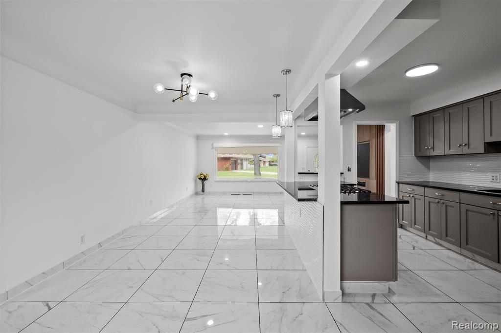 11215 Chippewa Drive, Warren, MI 48093 — Photo 10