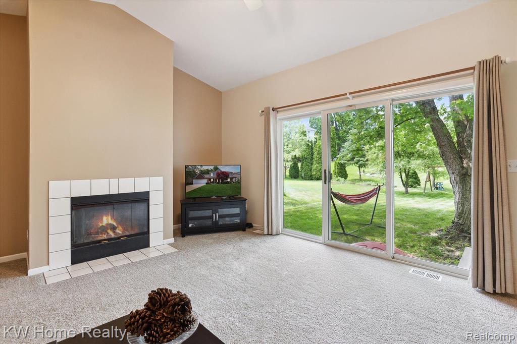 4672 NUTMEG Drive, Ypsilanti, MI 48197 — Photo 23