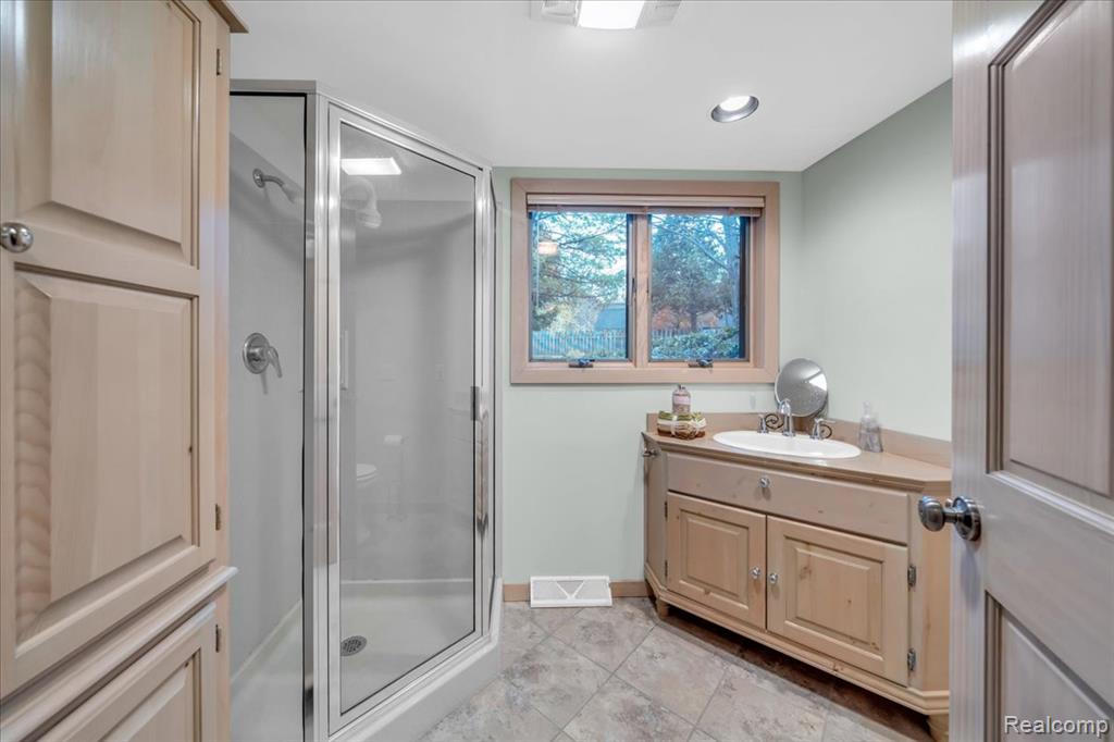 75 Ridgemont Road, Oxford, MI 48370 — Photo 37