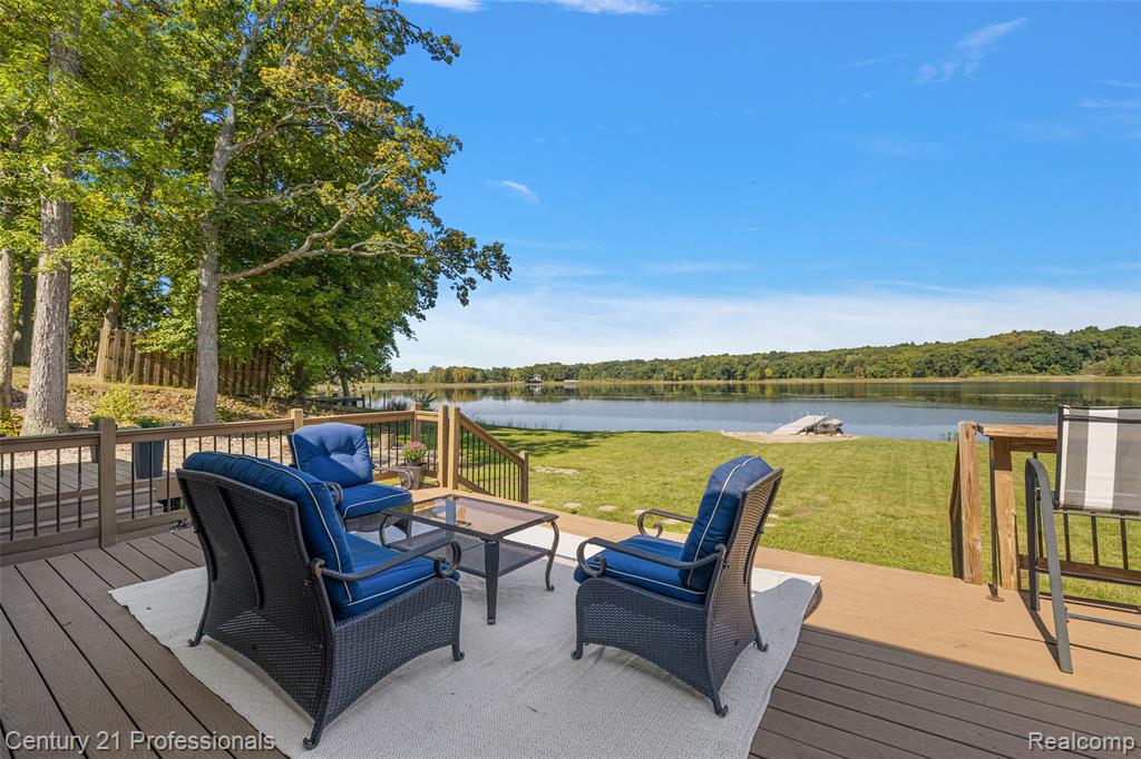 2679 Lakeview Drive, Ortonville, MI 48462 — Photo 13