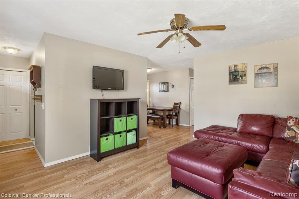 921 MACE Avenue, Madison Heights, MI 48071 — Photo 8