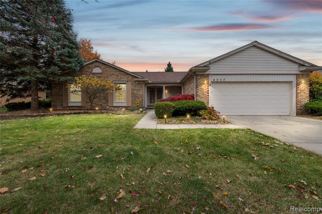 4537 Whisper Way Drive, Troy, MI 48098 — Photo 2