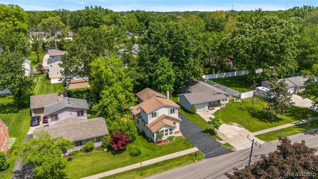 433 CHERRY Drive, Troy, MI 48083 — Photo 32