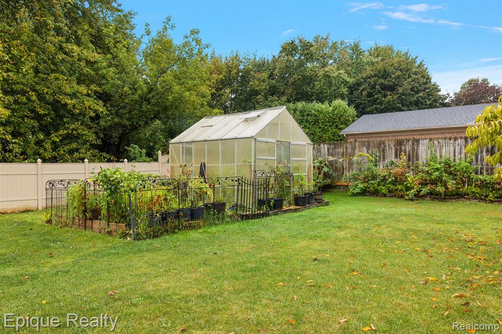4527 Rochester Road, Troy, MI 48085 — Photo 13
