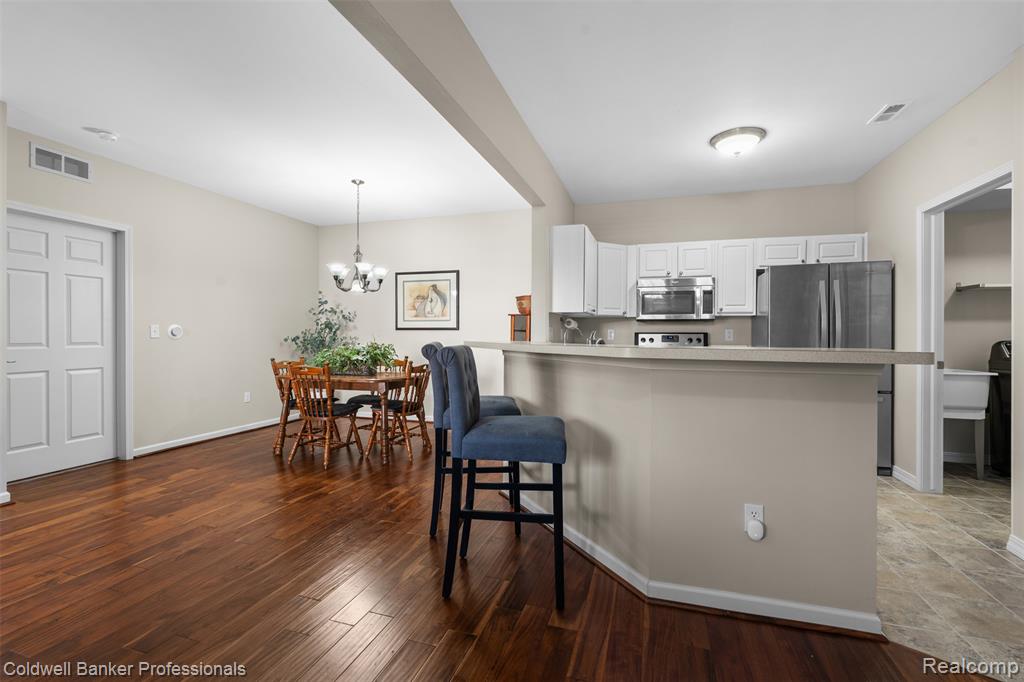 21105 Chesapeake Circle, 243, Walled Lake, MI 48390 — Photo 9