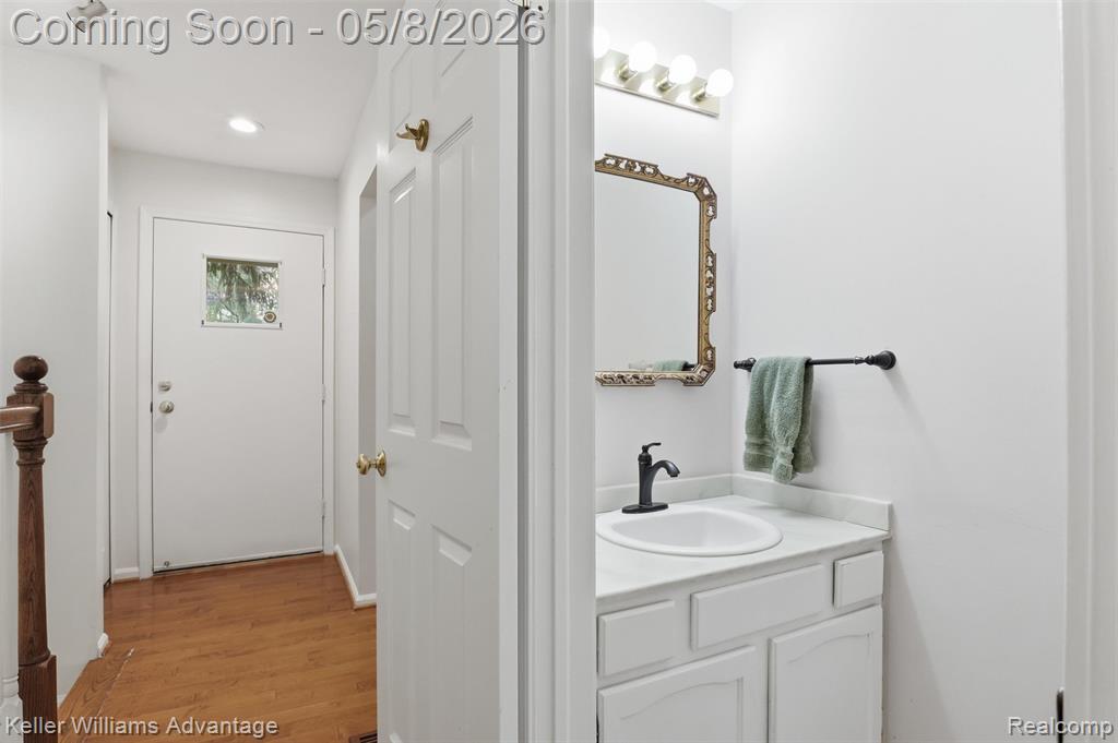 6545 Red Cedar Lane, West Bloomfield, MI 48324 — Photo 23