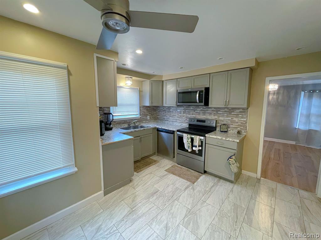 4344 YORKSHIRE Road, Detroit, MI 48224 — Photo 6