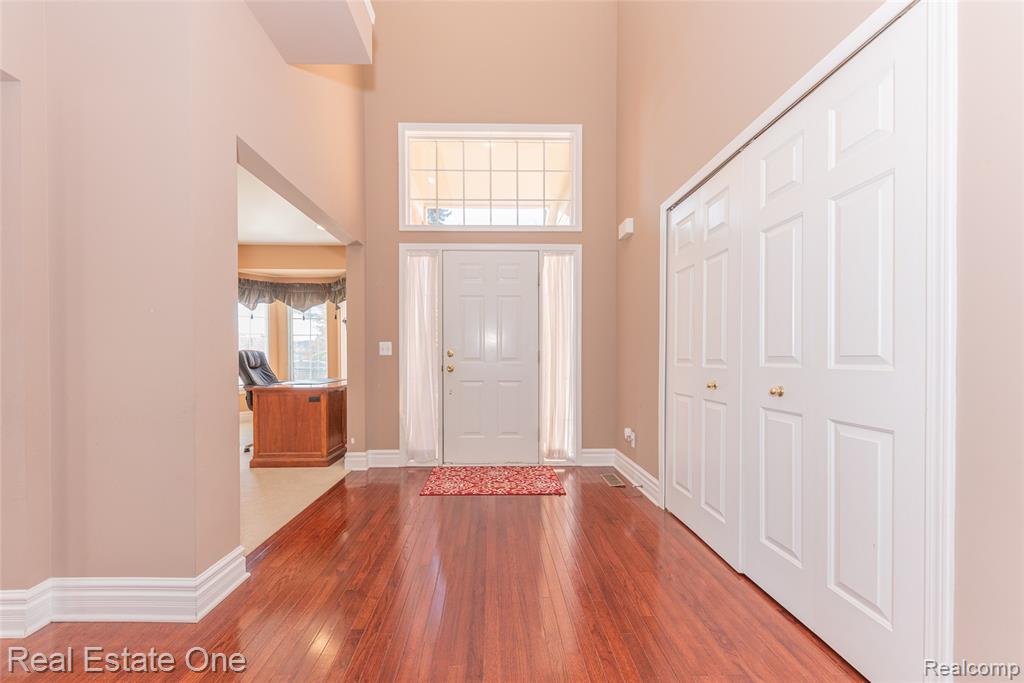 26610 Valhalla Drive, Farmington Hills, MI 48331 — Photo 17