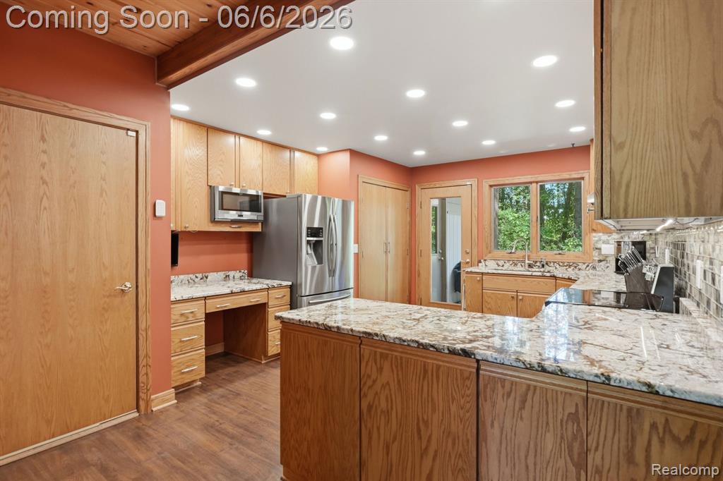 356 Avanti Lane, Highland, MI — Photo 11