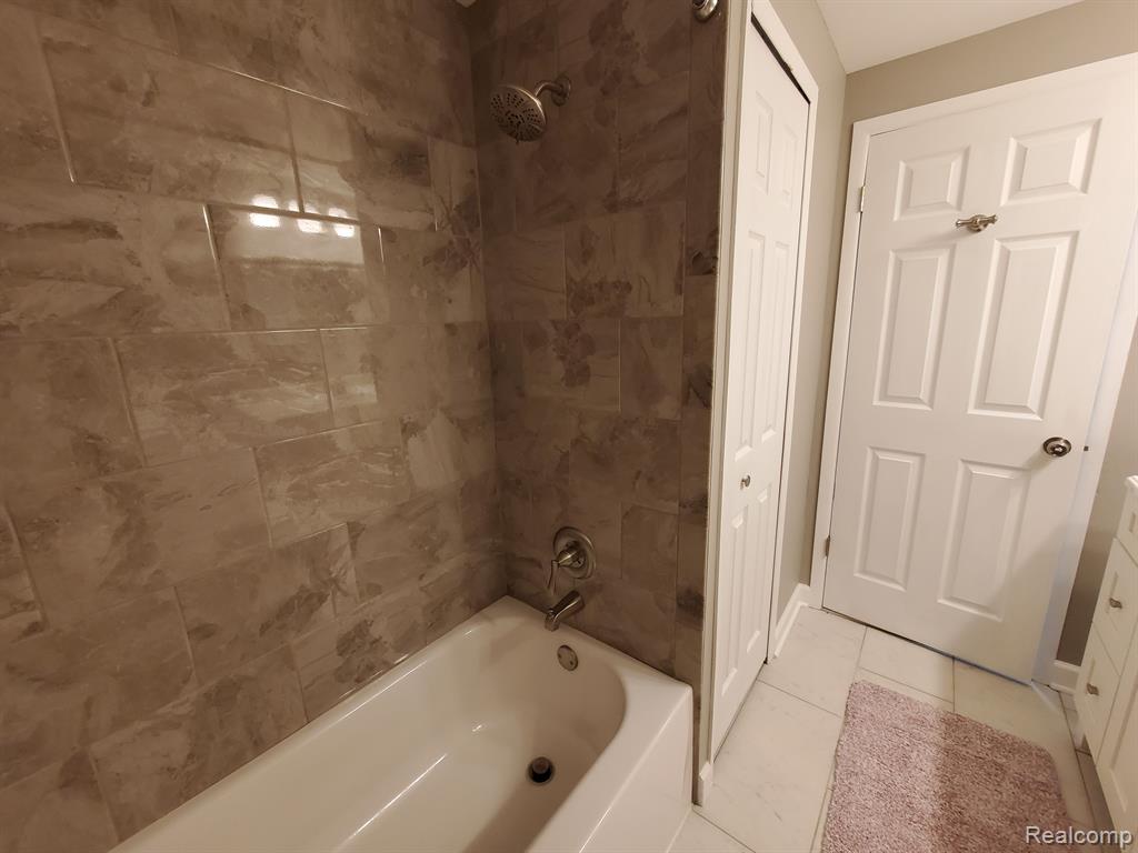 1720 BRENTWOOD Drive, Troy, MI 48098 — Photo 15