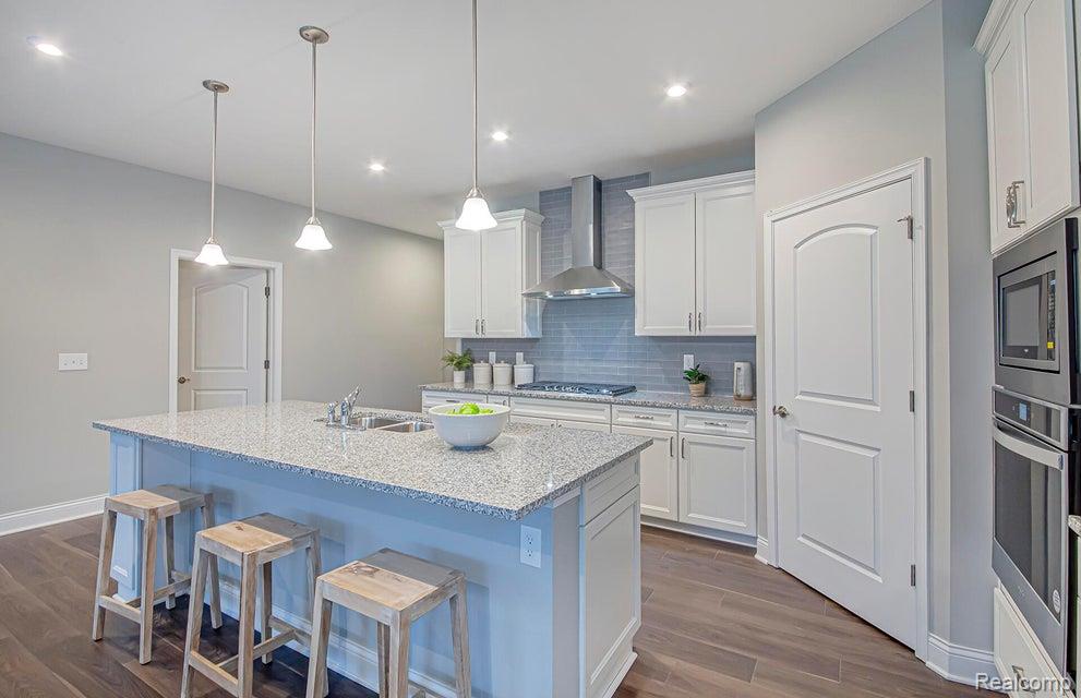 50617 Crusader Drive, Macomb, MI 48042 — Photo 5