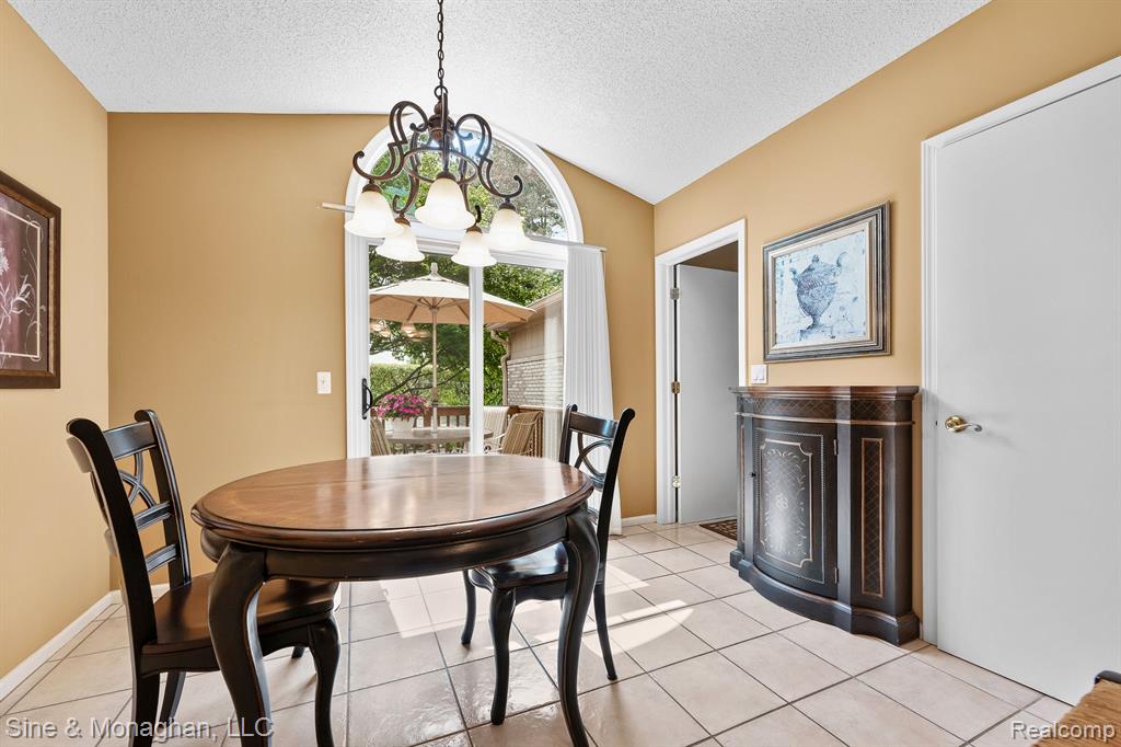 35595 Court Ridge Court, Farmington Hills, MI 48335 — Photo 15