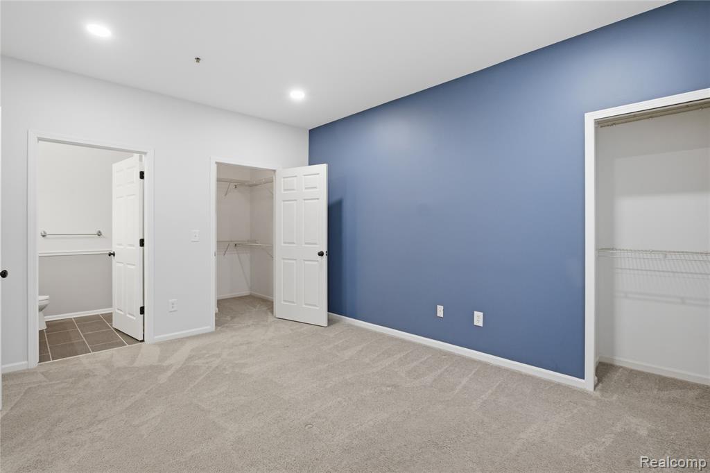 526 Red Oak Court, Walled Lake, MI 48390 — Photo 24