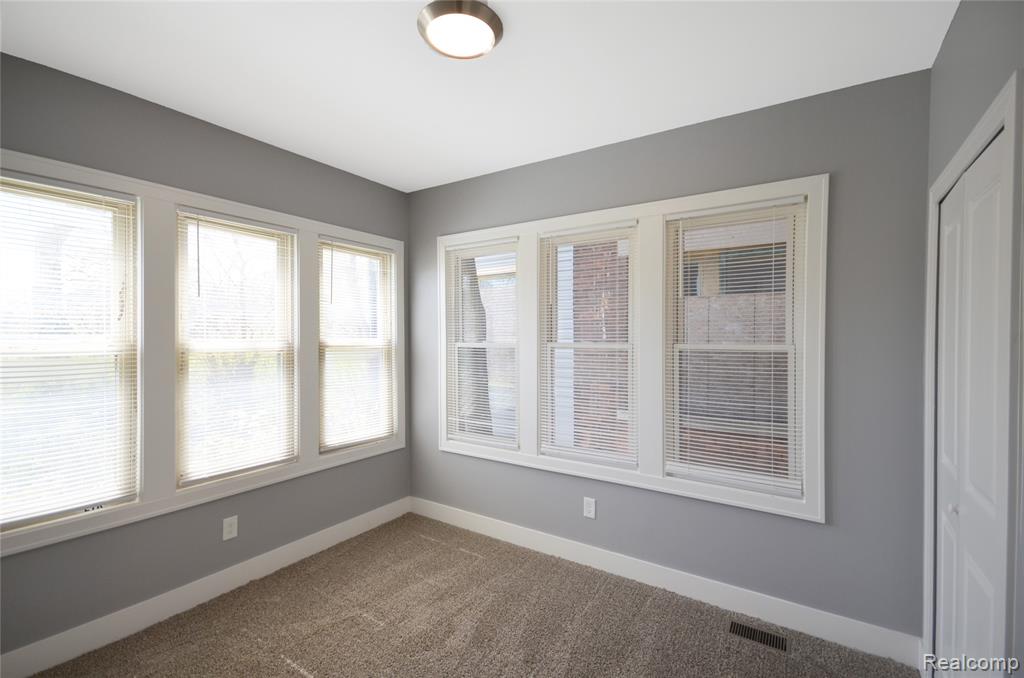 2253 Gladstone Street, Detroit, MI 48206 — Photo 17
