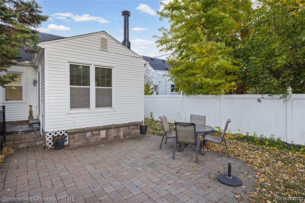 715 N Blair Avenue, Royal Oak, MI 48067 — Photo 6