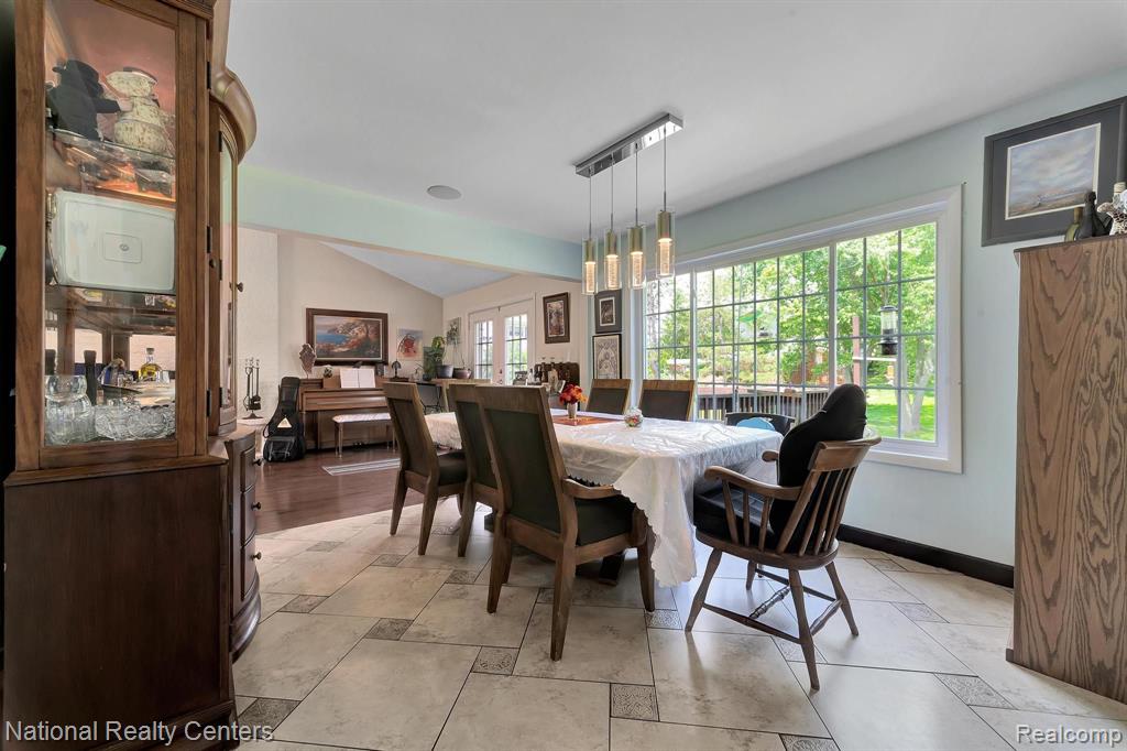 5450 Pocono Street, West Bloomfield, MI 48323 — Photo 20