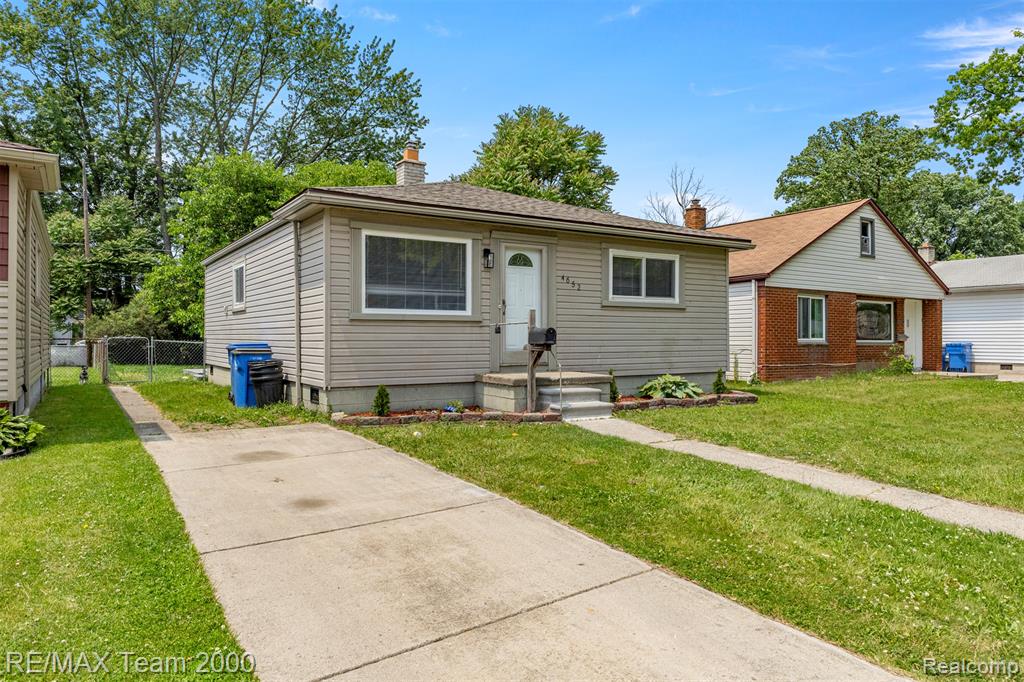 4652 Raymond Avenue, Dearborn Heights, MI 48125 — Photo 2