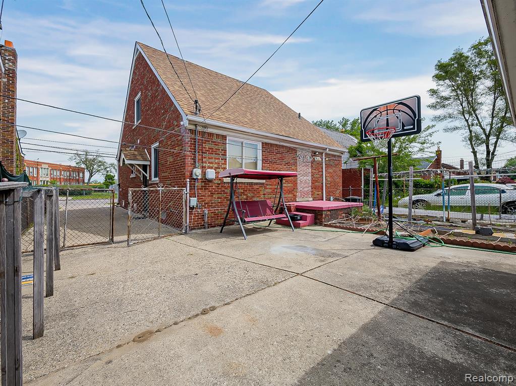 3878 Charles Street, Hamtramck, MI 48212 — Photo 4