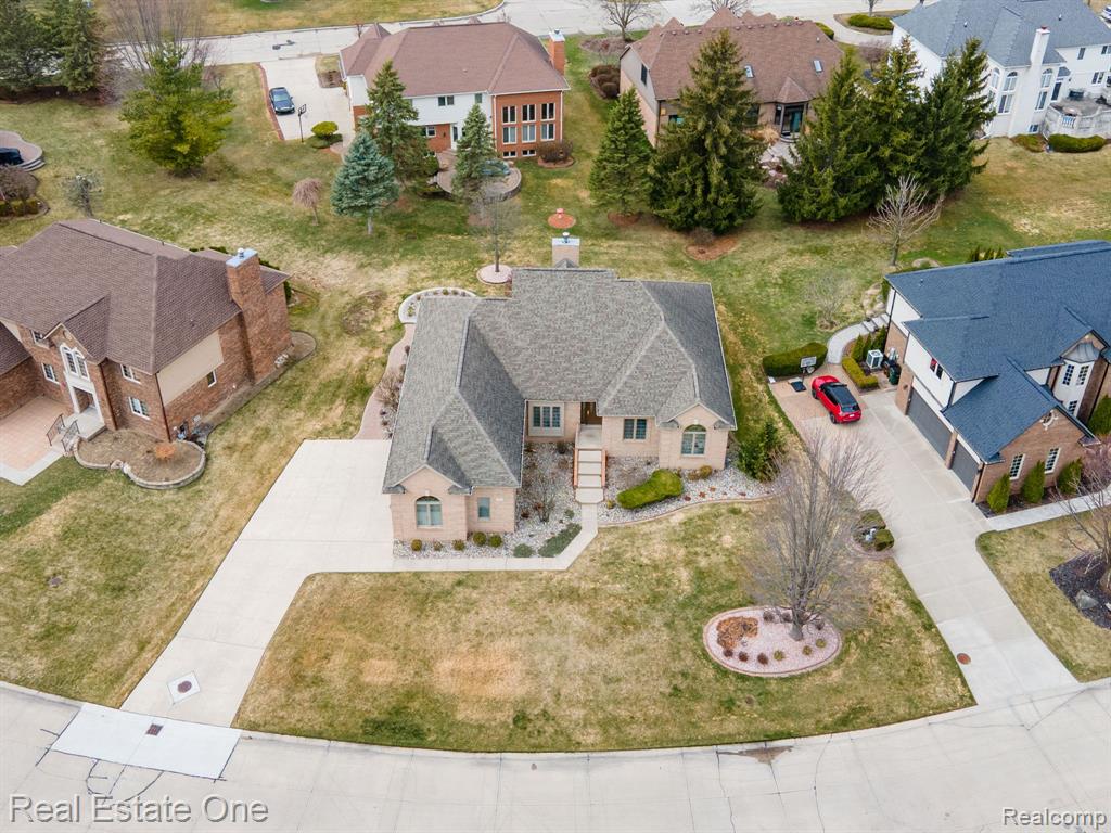 54035 Scarboro Way, Shelby Twp, MI 48316 — Photo 2