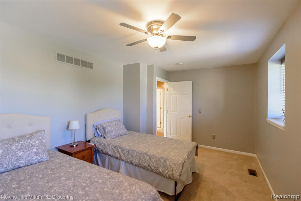 9501 Madison Drive, Belleville, MI 48111 — Photo 40