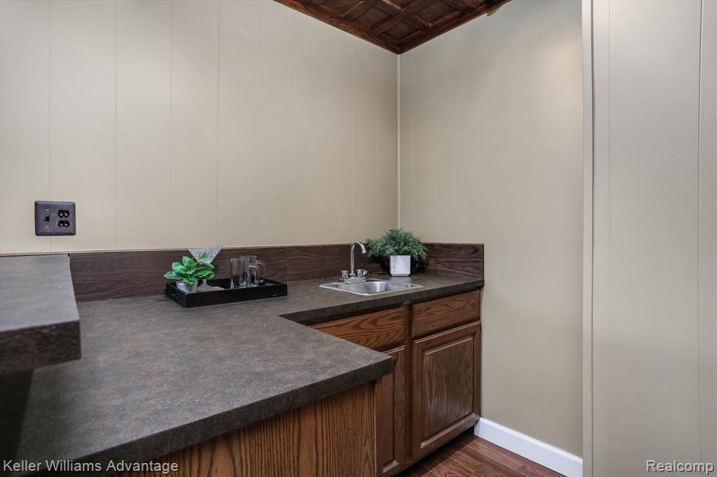 46671 BARRINGTON, Plymouth, MI 48170 — Photo 19