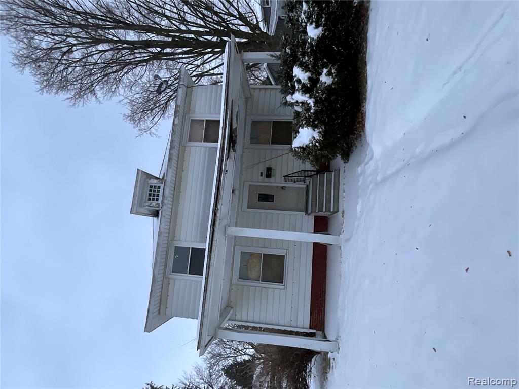 424 W Frank Street, Caro, MI 48723 — front exterior