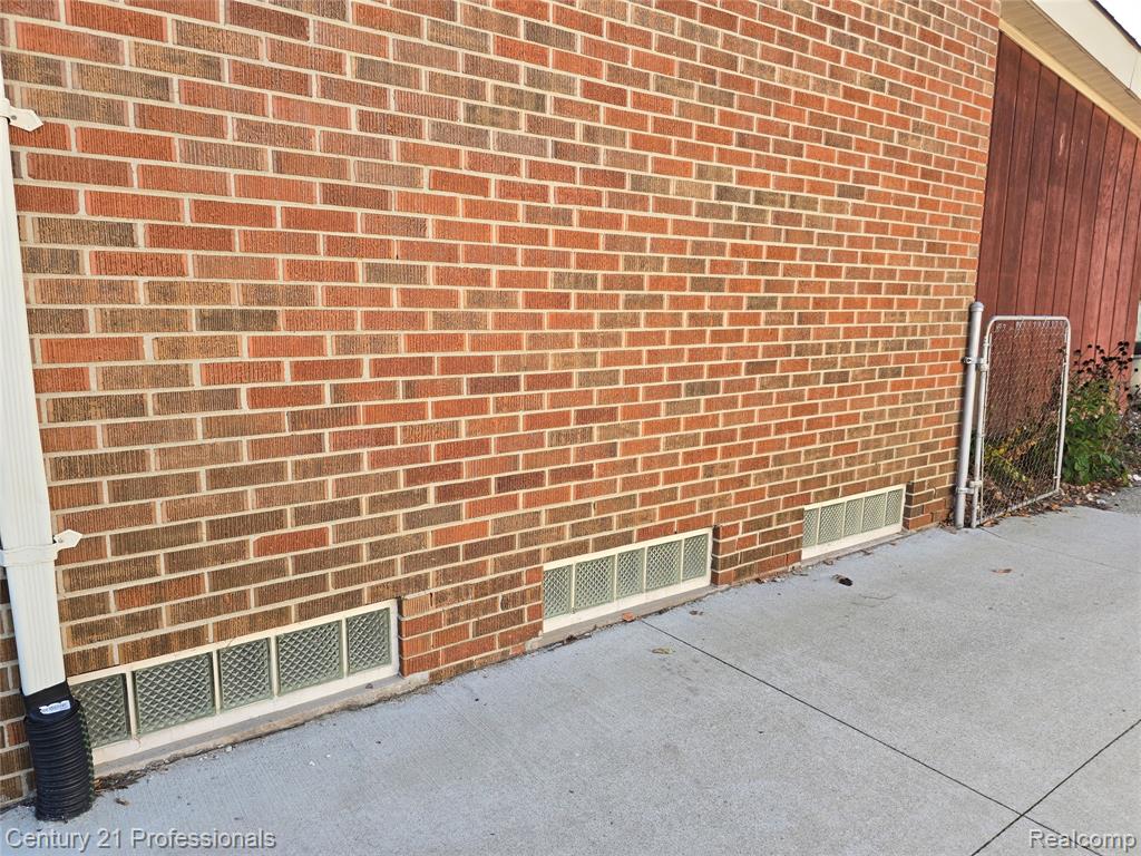 489 Henry Ruff Road, Garden City, MI — Photo 21