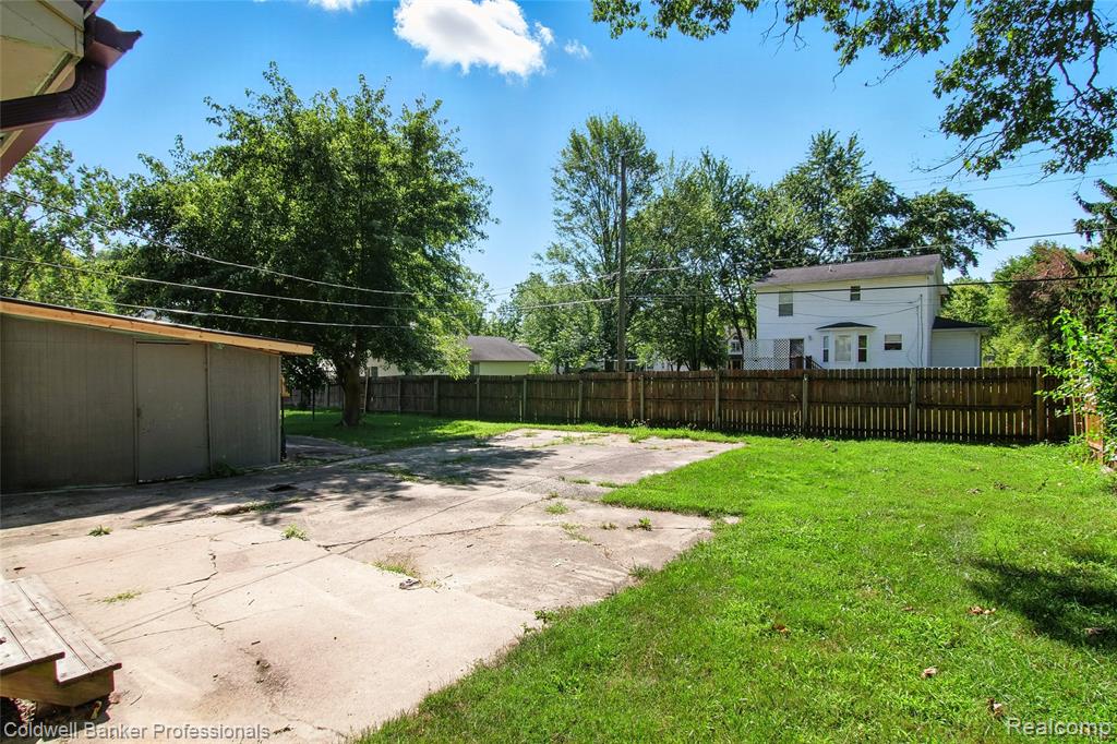 5567 Eldridge Drive, Waterford, MI 48327 — Photo 4