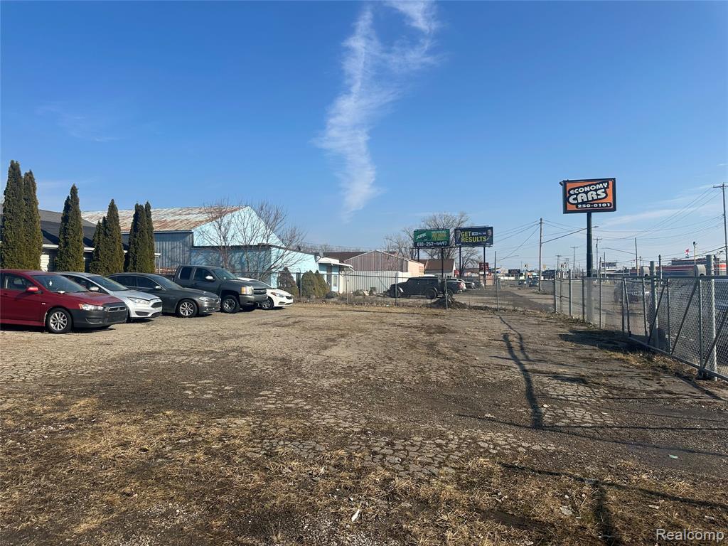 4084 N Dort Highway, Flint, MI 48506 — Photo 3