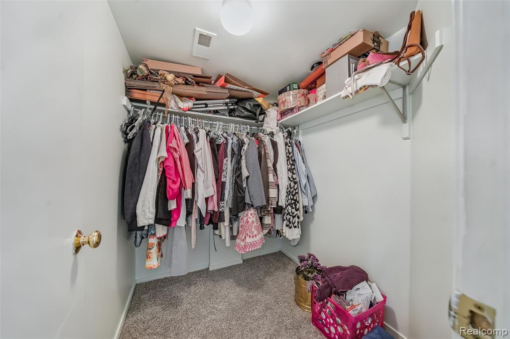 870 Huntclub Boulevard, Auburn Hills, MI 48326 — Photo 24