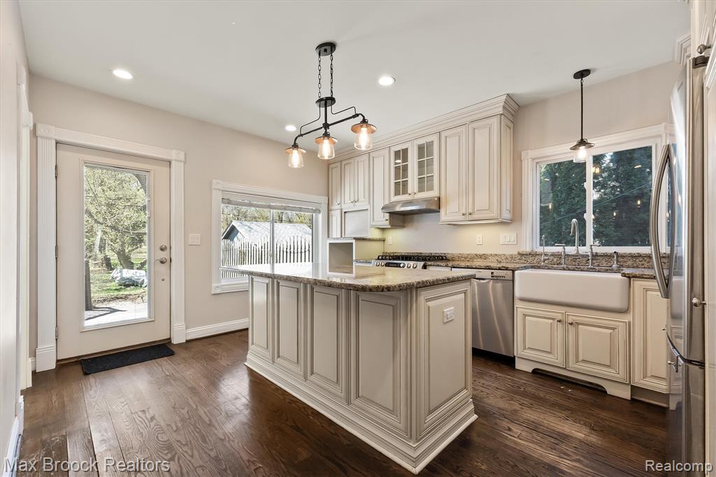 2375 Lakeside Drive, Highland, MI 48356 — Photo 15