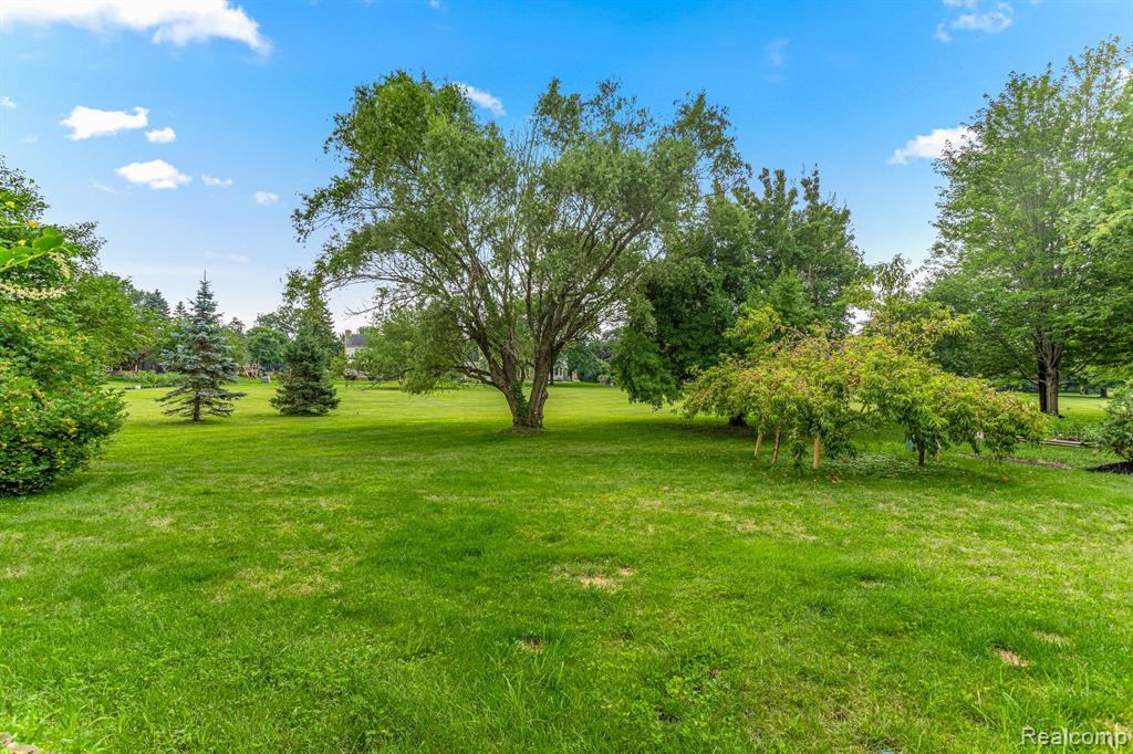 47553 TEN POINT Drive, Canton, MI 48187 — Photo 41