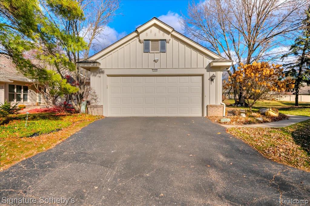 7525 Danbury Drive, West Bloomfield, MI — Photo 21