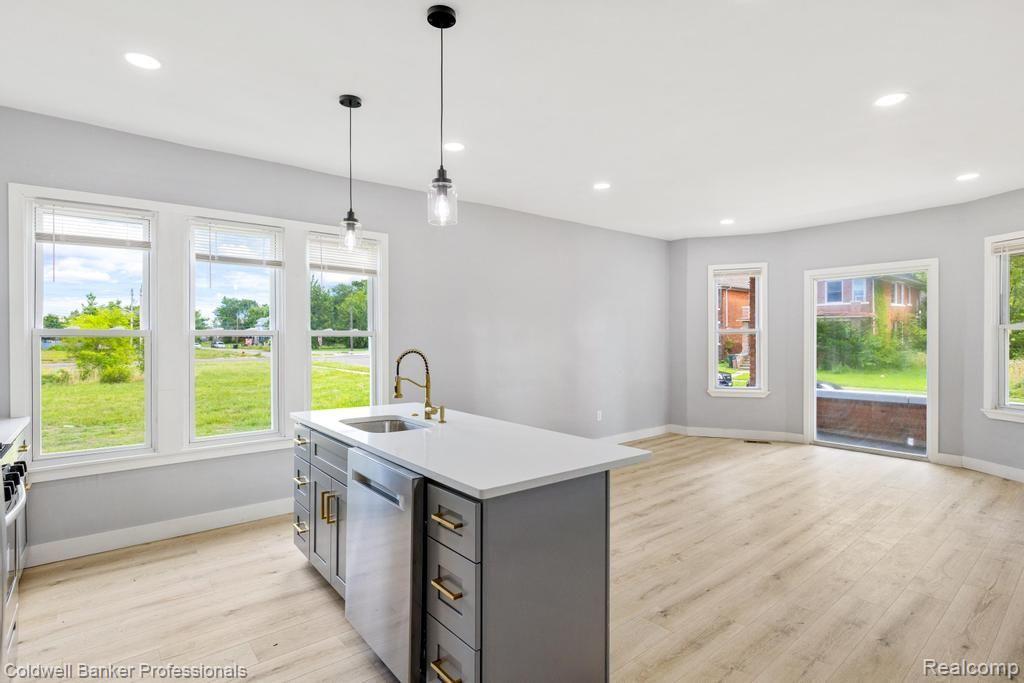 635 HAGUE-2W Street, Detroit, MI 48202 — Photo 11